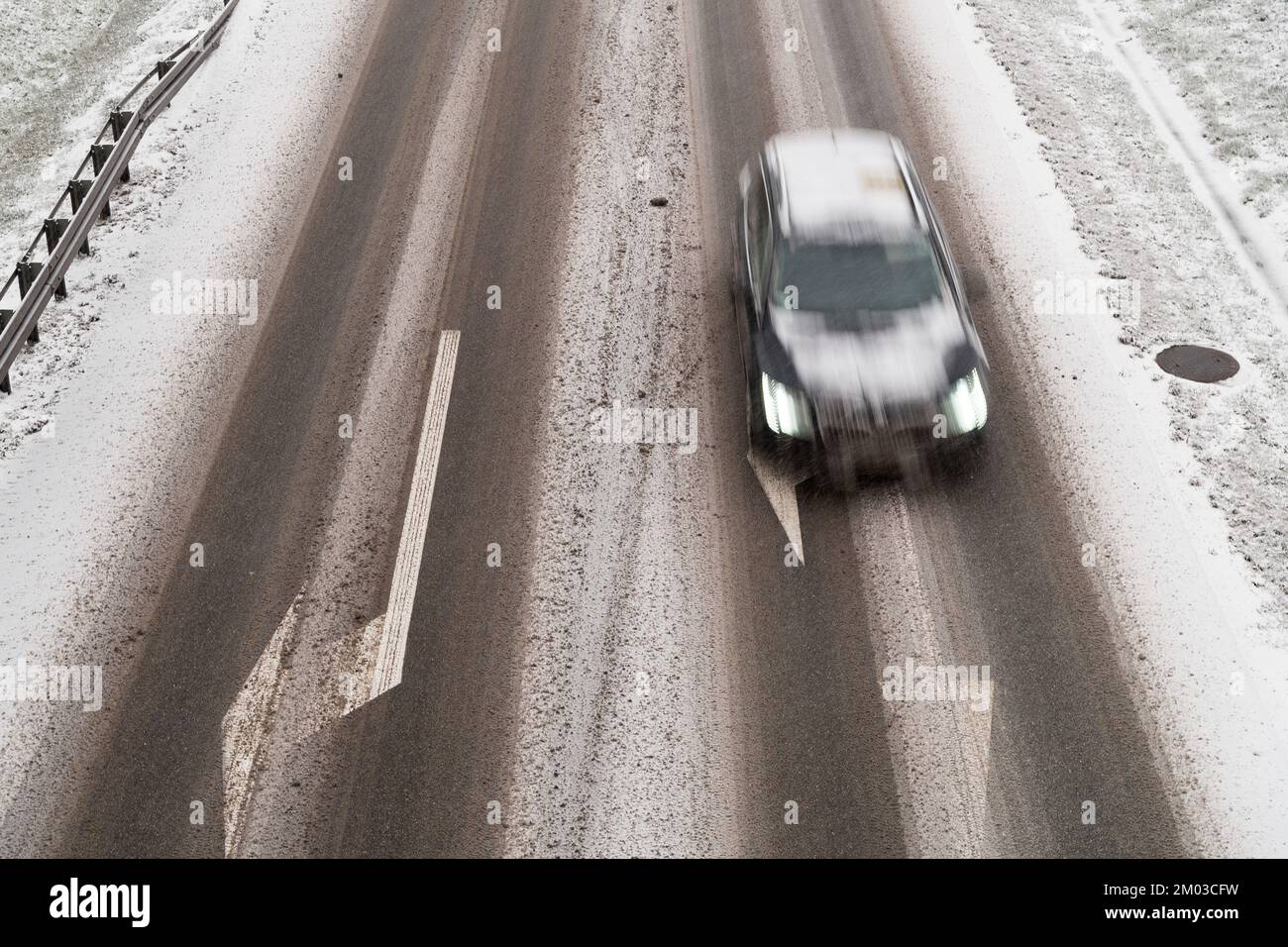 Gdansk, Poland. 3rd December 2022. Expressway S6 called Obwodnica Trojmiasta (Tricity Beltway) in winter © Wojciech Strozyk / Alamy Stock Photo Credit: Wojciech Stróżyk/Alamy Live News Stock Photo
