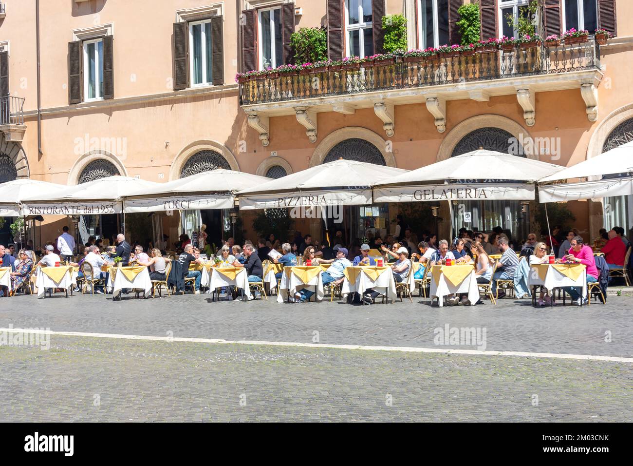 Outdoor seating at Tucci Restaurant, Piazza Navona, Rome (Roma), Lazio Region, Italy Stock Photo