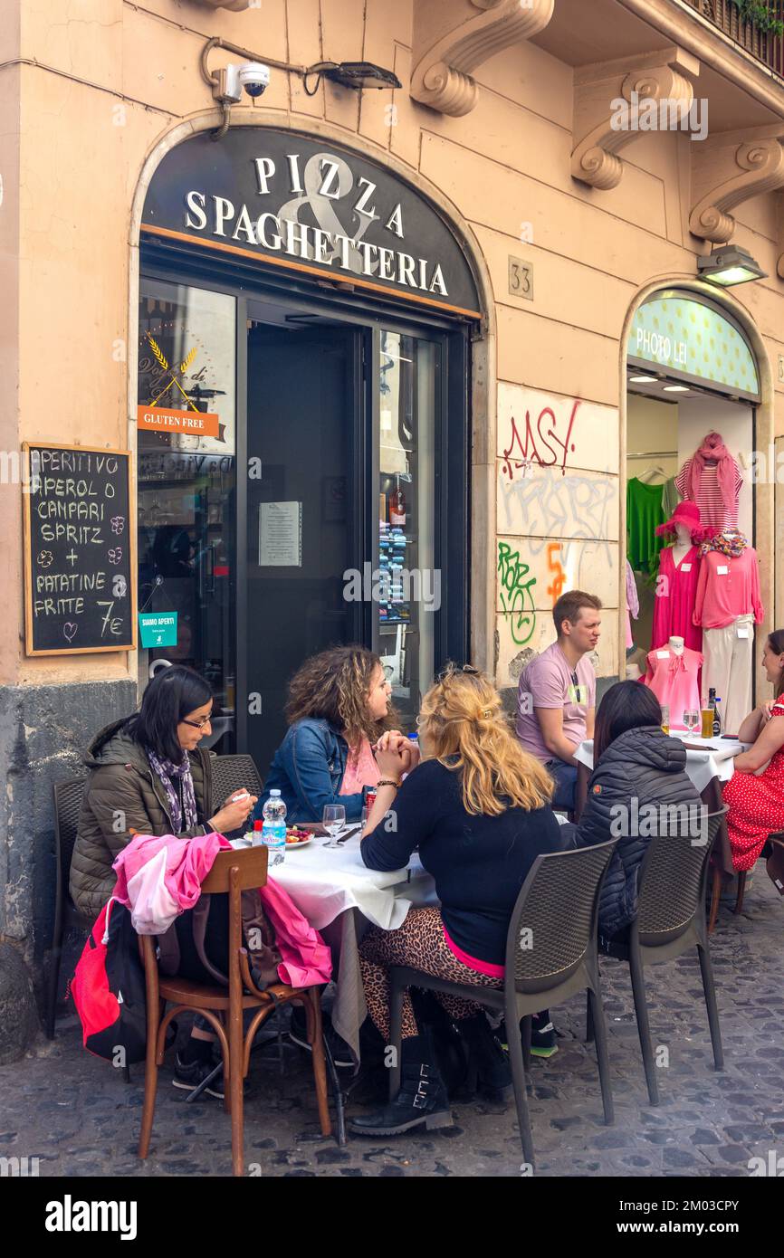 Outdoor seating pizza spaghetteria restaurant largo dei librari hi-res ...