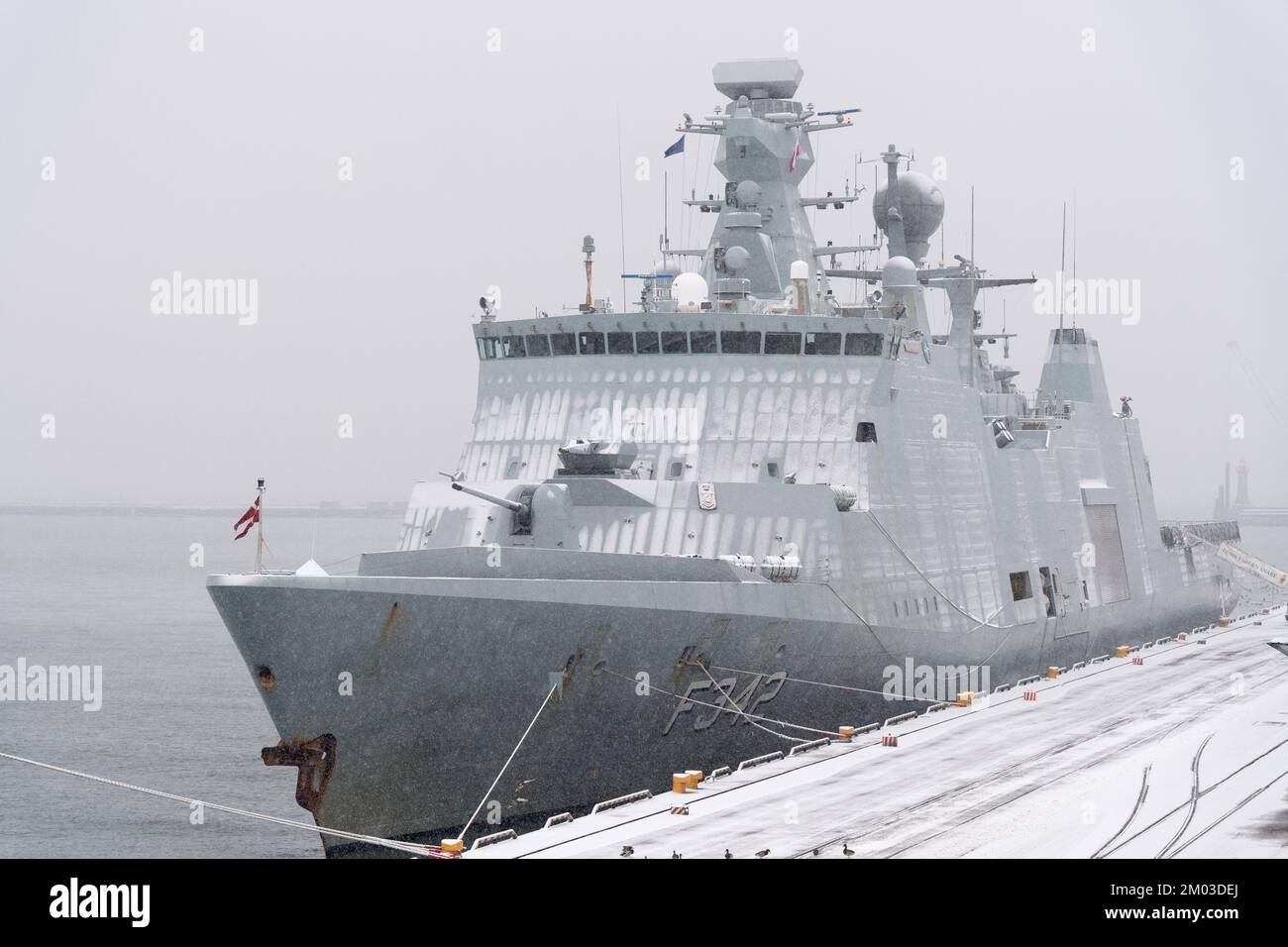 Gdynia, Poland. 3rd December 2022. HDMS Esbern Snare F342, Danish Absalon-class frigate of the Standing NATO Maritime Group One SNMG1 © Wojciech Strozyk / Alamy Live News Stock Photo