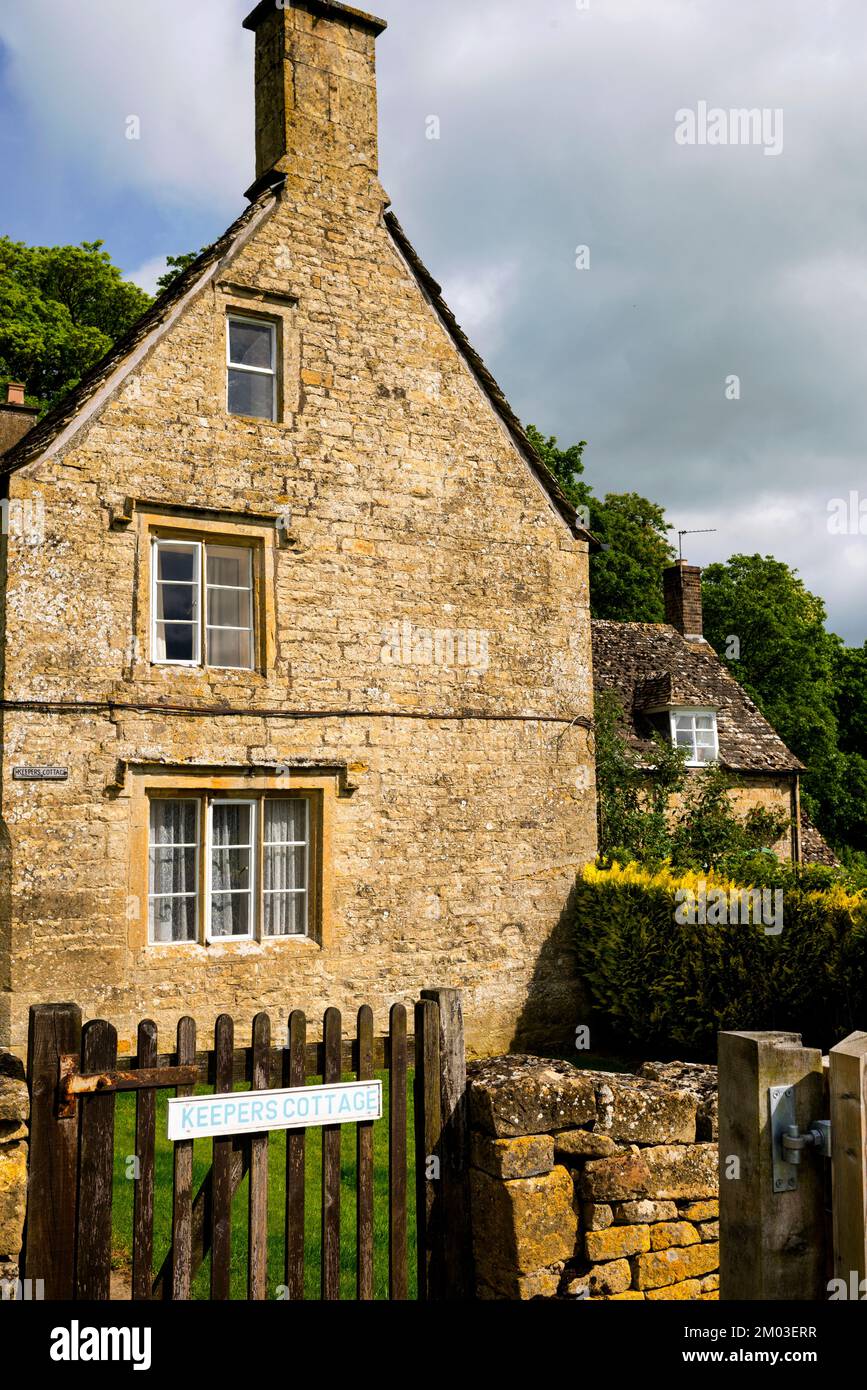 English storybook cottage hires stock photography and images Alamy