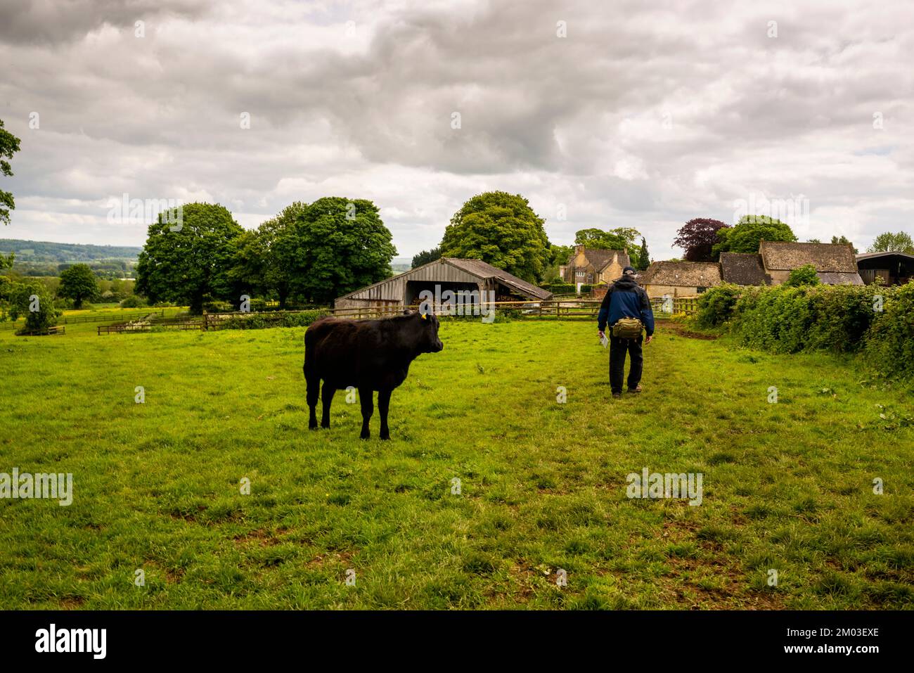 The Cotswolds Way public footpath walk from MoretoninMarsh to Stowin
