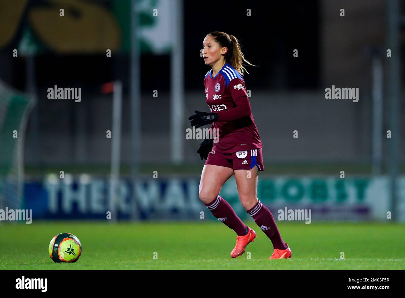 03.12.2022, Yverdon, Stade Municipal, Axa Womens Super League: Yverdon  Sport FC - Servette FC Chênois Féminin, 5 Sandrine Mauron (Servette)  controls the ball (Photo by Daniela PorcelliJust PicturesSipa USA Stock  Photo - Alamy