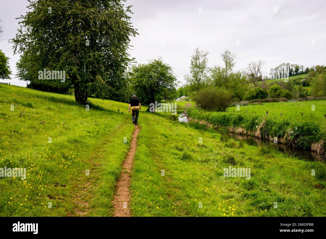 Long distance public walking trails in the Cotswolds District of ...