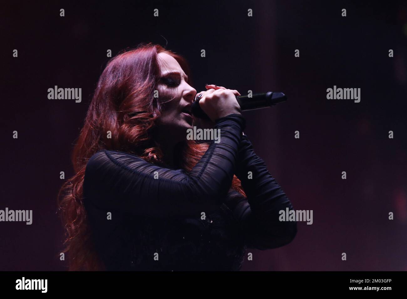 Toluca, Mexico. 2nd Dec, 2022. Simone Simons Lead vocalist of the Dutch symphonic metal band Epica, performs on the stage during the ''˜Hell and Heaven Metal Fes't at Pegasus Forum. on December 2, 2022 in Toluca, Mexico. (Credit Image: © Ismael Rosas/eyepix via ZUMA Press Wire) Stock Photo