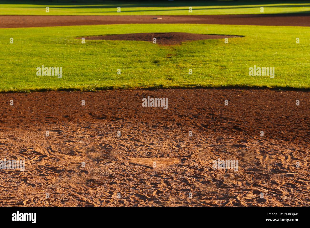Baseball diamond pitching mound hires stock photography and images Alamy