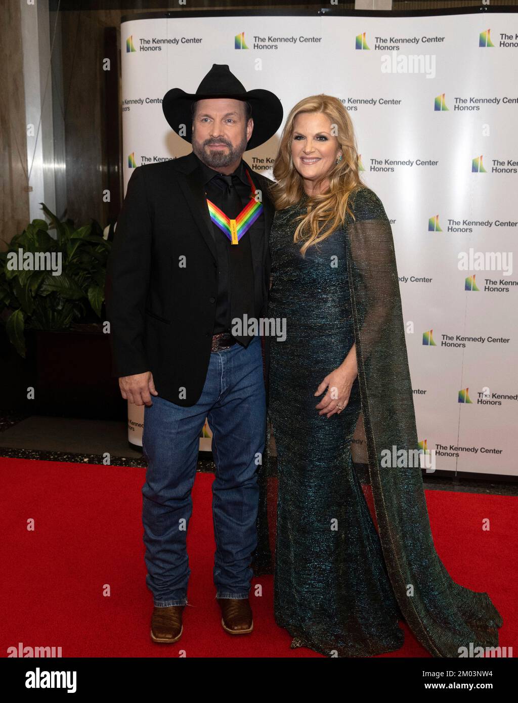 Previous Kennedy Center honoree Garth Brooks and his wife, Tricia 