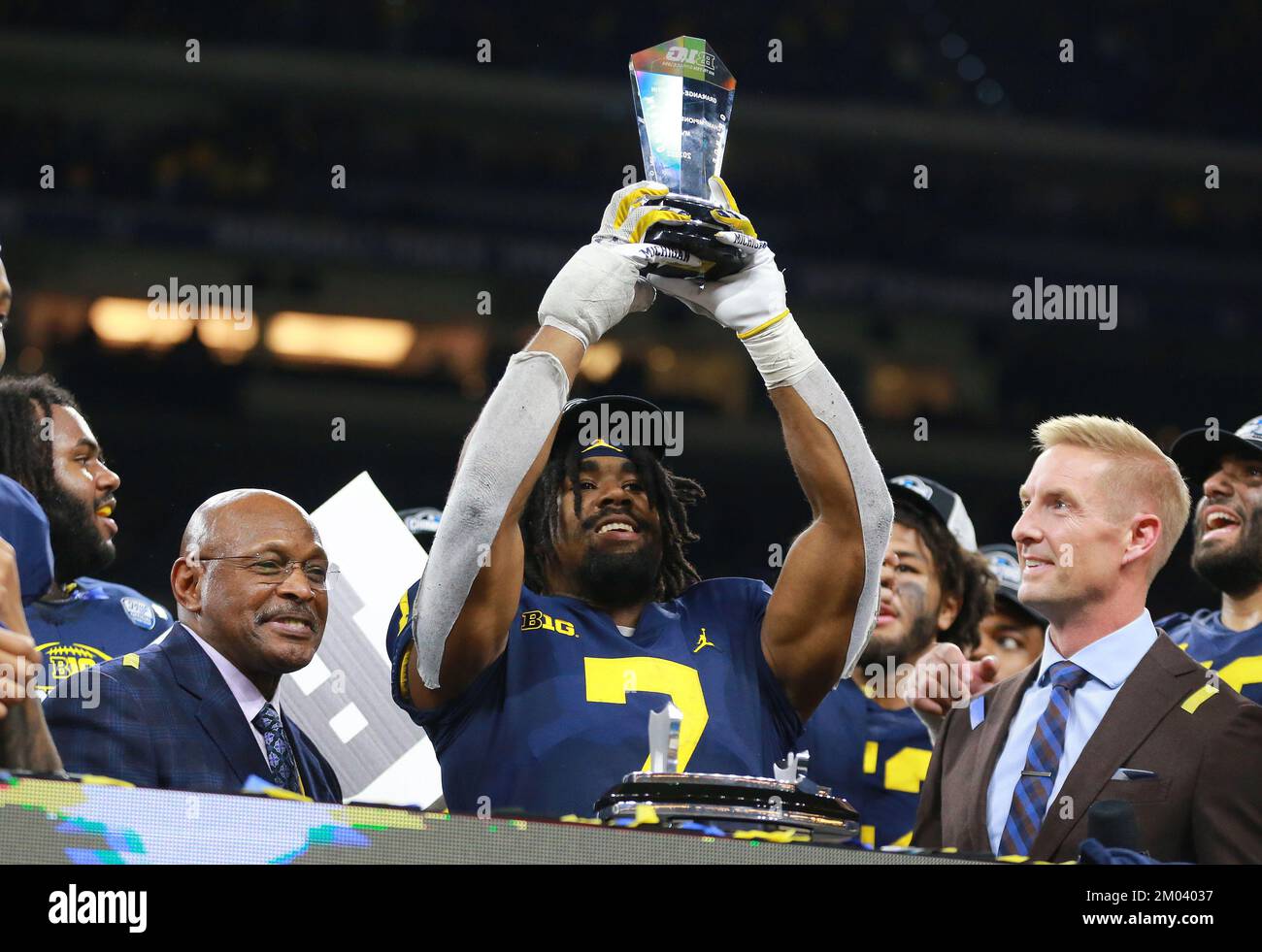 Indianapolis, United States. 04th Dec, 2022. Michigan Wolverines Donovan Edwards (7) holds up the Big Ten Championship MVP Trophy after defeating the Purdue Boilermakers 43-22 in the Big Ten Championship in Indianapolis, Indiana on Saturday, December 3, 2022. Photo by Aaron Josefczyk/UPI Credit: UPI/Alamy Live News Stock Photo