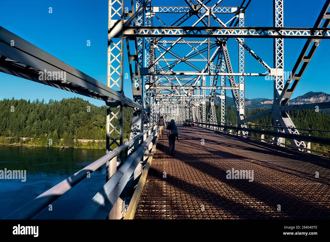 Bridge of Gods over the Columbia River, Cascade Locks, Oregon, USA