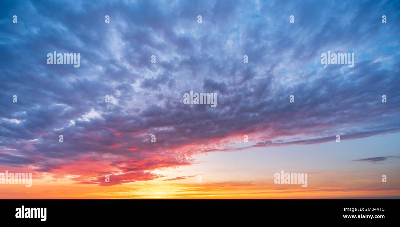 Warm atmospheric glow hi-res stock photography and images - Alamy