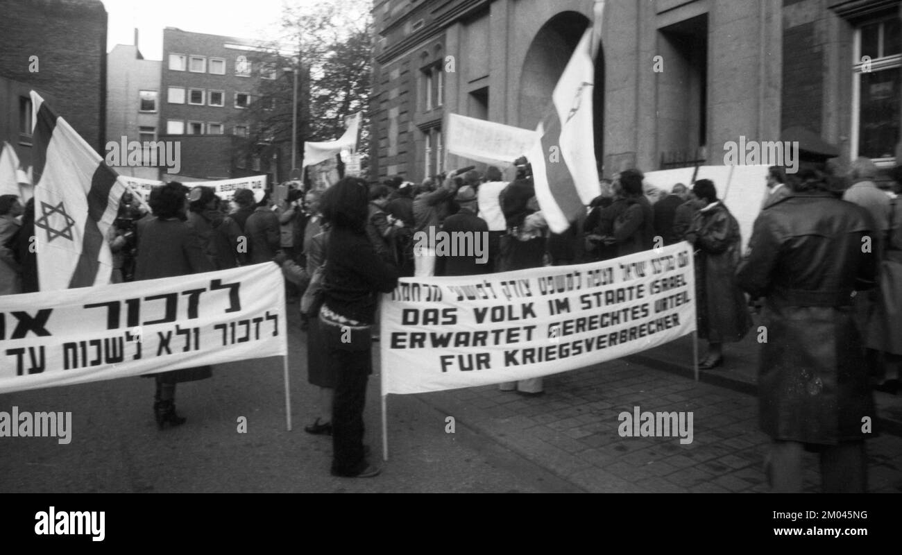 French Jews and German Nazi victims demonstrated for a conviction of the former head of the Gestapo in Paris, Kurt Lischka, on 23.10.1979 in front of Stock Photo