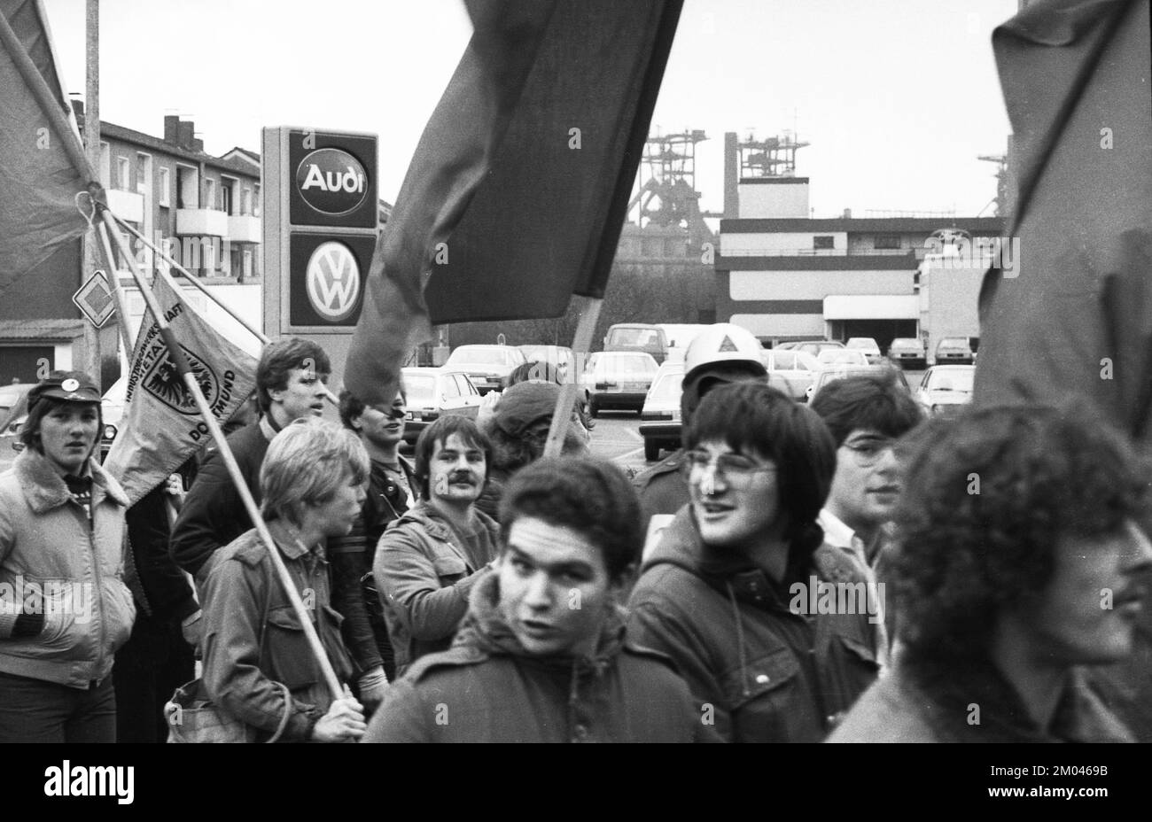 70, 000 steelworkers, trade unions, friends and relatives demonstrated for the preservation of the Hoesch AG steel site and jobs on 28.11.1980 in Dort Stock Photo