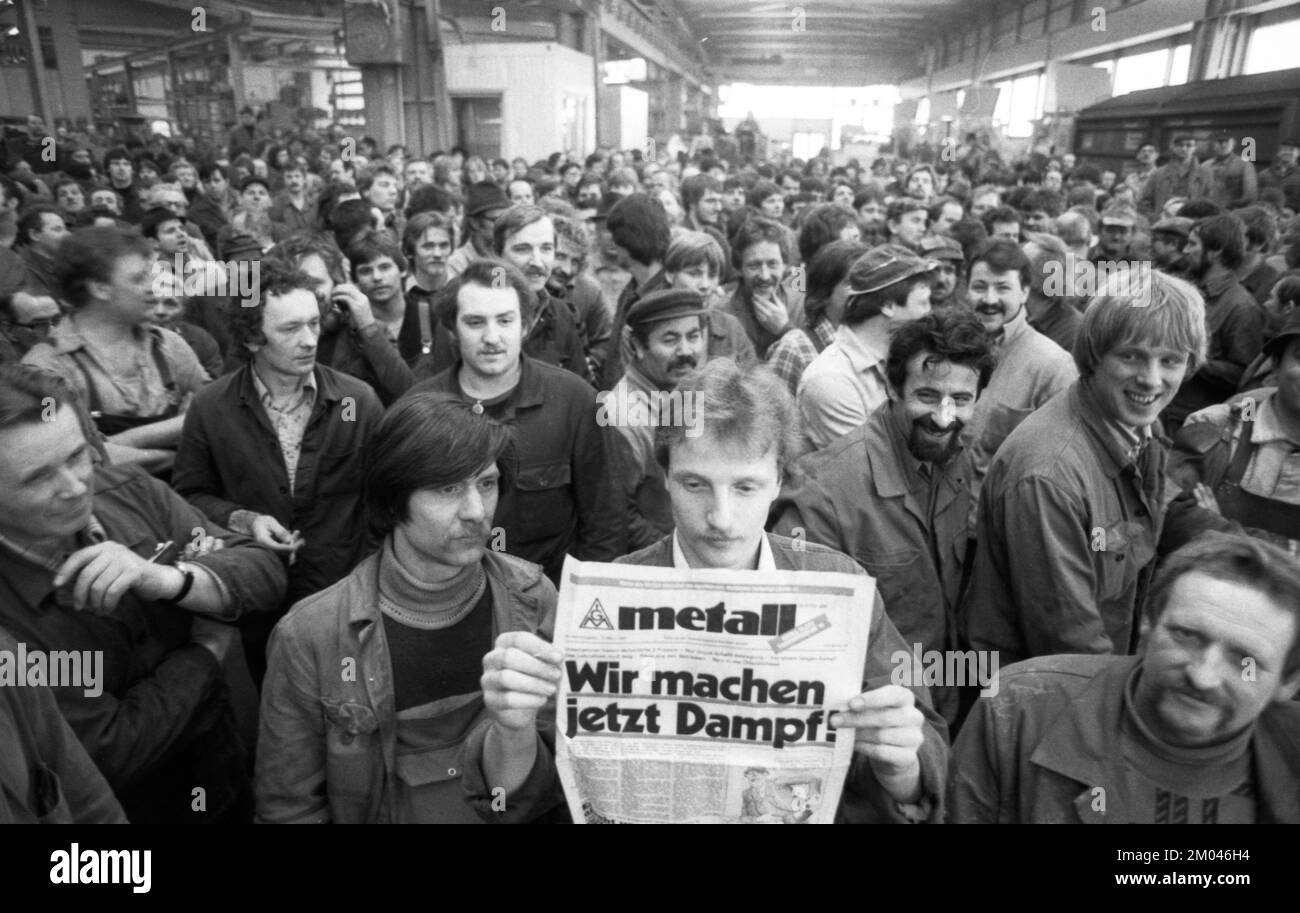 Warning strike by IG Metall in the collective bargaining dispute at Orenstein & paddock on 05.03.1981 in Dortmund, Germany, Europe Stock Photo