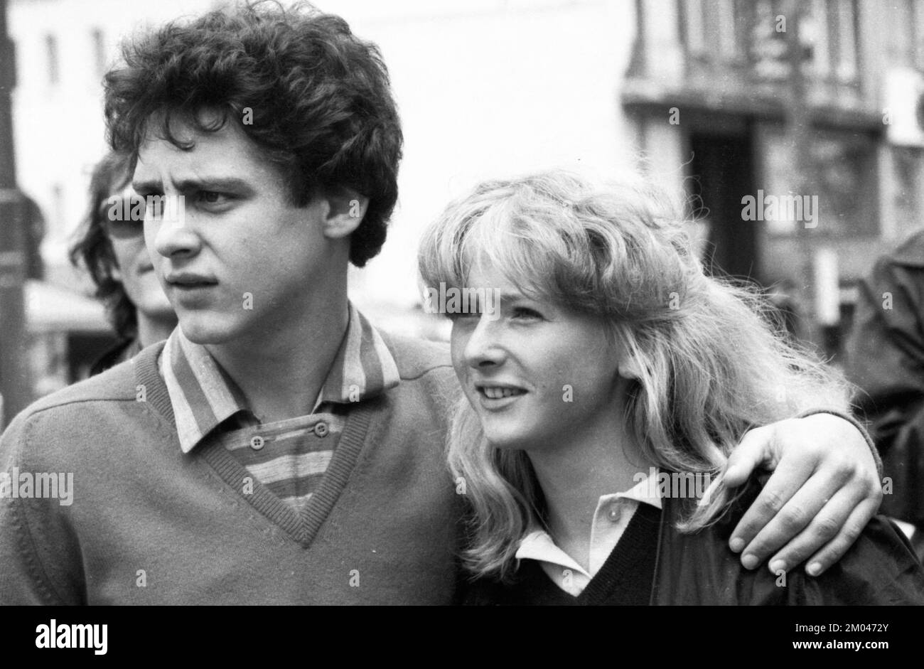 Autonomous groups of the left scene occupied an empty factory (Bo