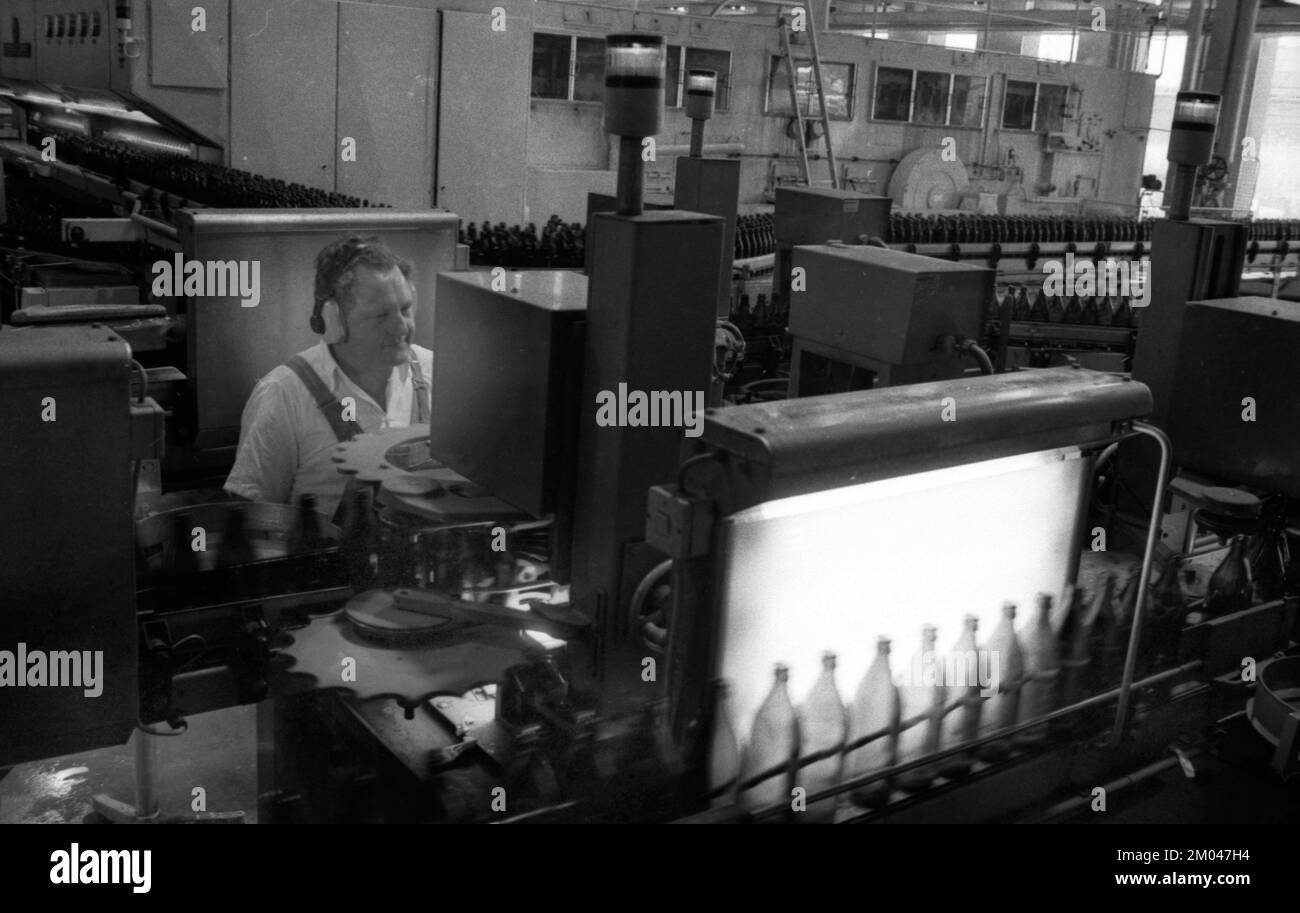 Beer production at the Dortmunder Aktien-Brauerei (DAB) on 29.07.1975 ...