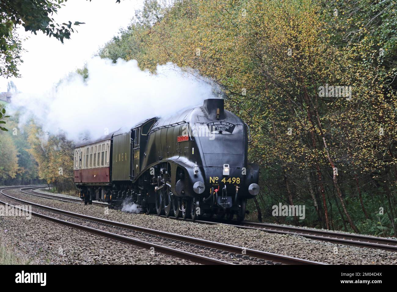 Sir Nigel Gresley steam locomotive passing through Mytholmroyd Stock Photo