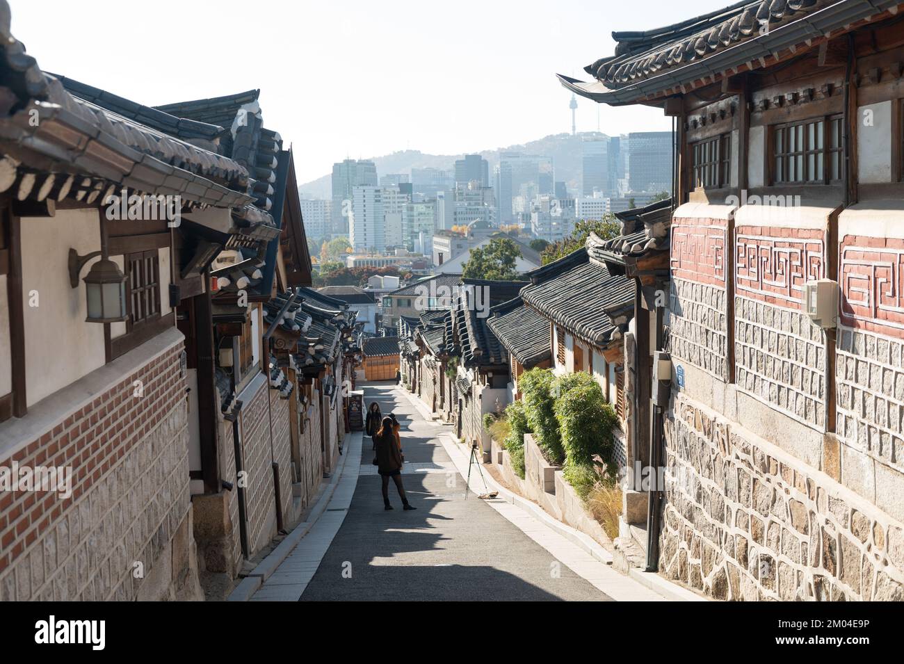 Traditional Korean style architecture at Bukchon Hanok village Stock ...