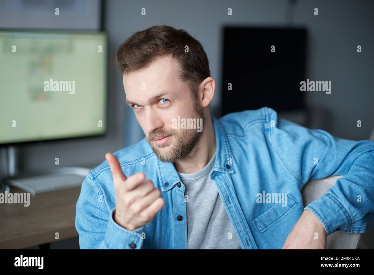 Businessman working computer thumbs up hi-res stock photography and ...