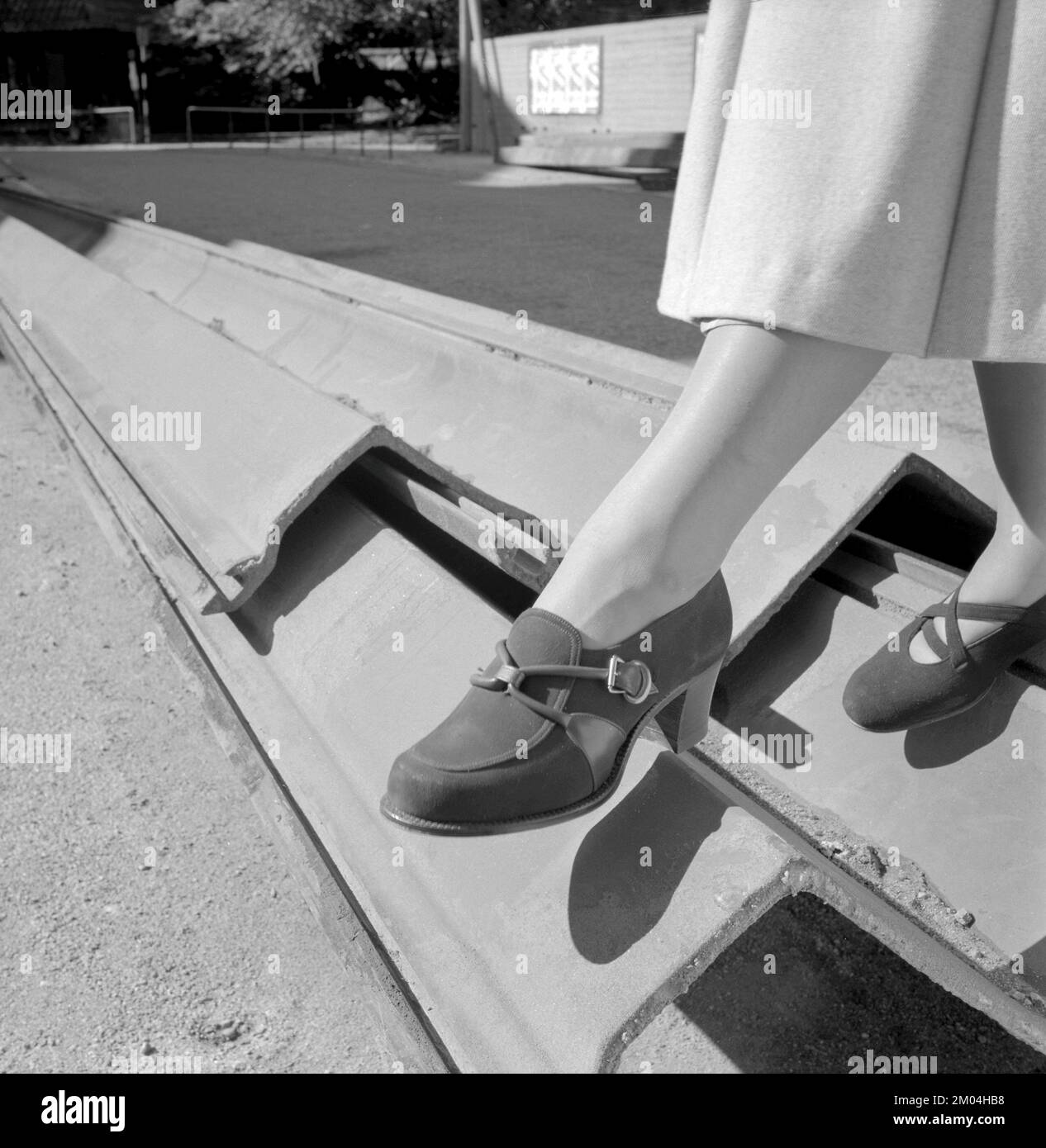 Fashion models 1950 Black and White Stock Photos & Images - Alamy