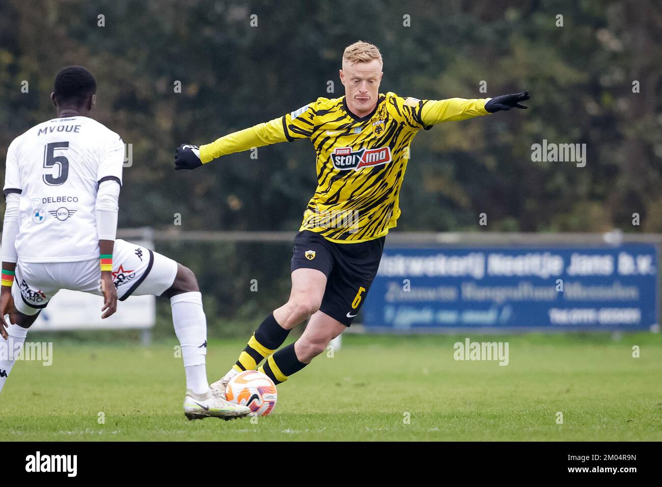 BURGH-HAAMSTEDE, NETHERLANDS - DECEMBER 4: Jens Jonsson of AEK Athens dribbles with the ball during the Friendly match between AEK Athens and RFC Seraing at Sportpark van Zuijen on December 4, 2022 in Burgh-Haamstede, Netherlands (Photo by Broer van den Boom/Orange Pictures) Stock Photo