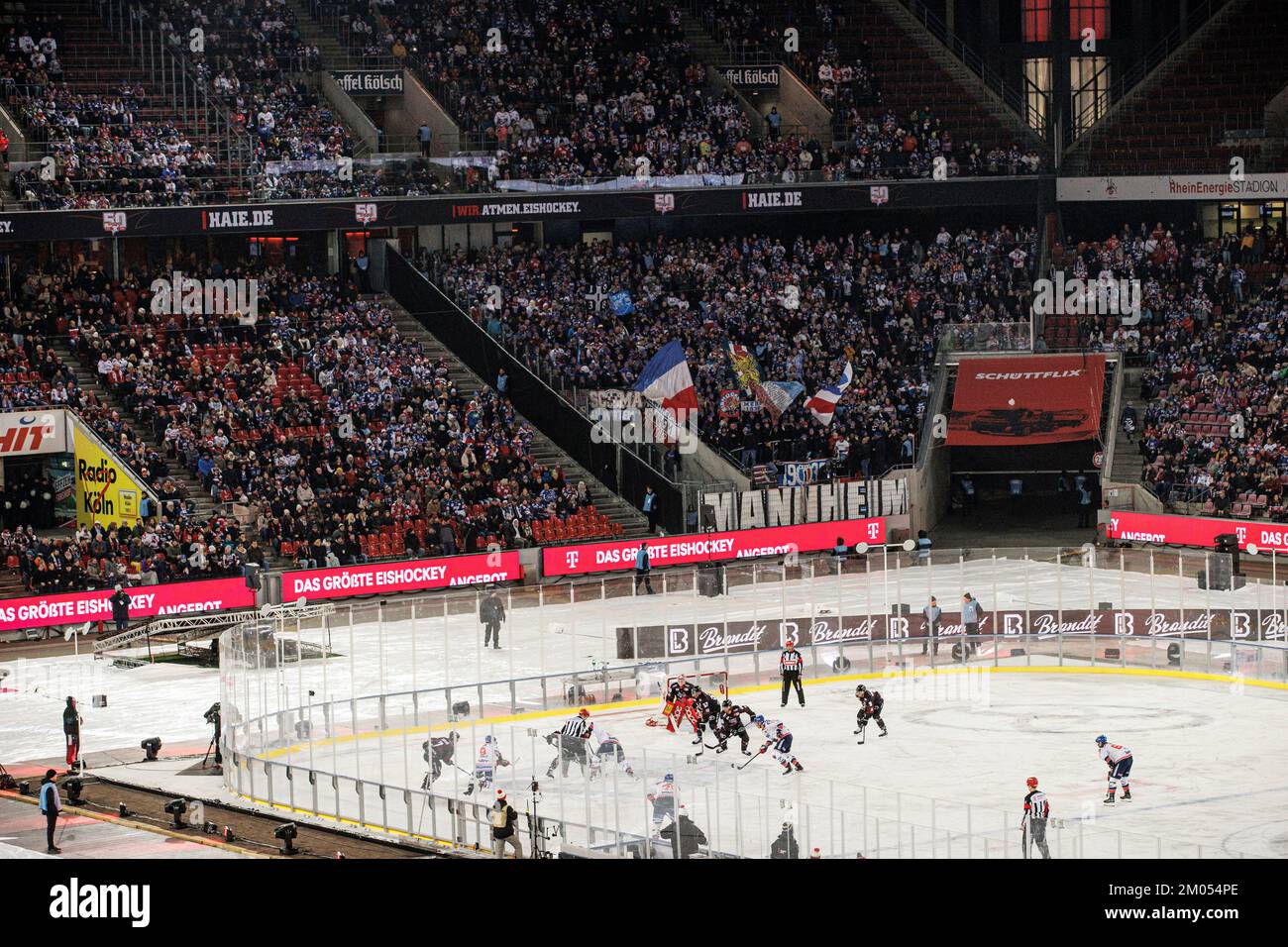 Match De Hockey Del Kolner Haie Ehc Red Bull Munchen Photo éditorial