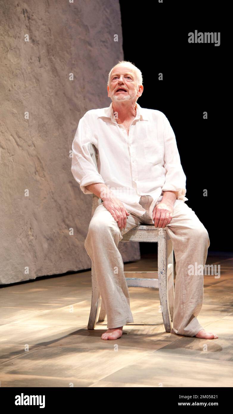 Ian McDiarmid (Edward) in THE FAITH MACHINE by Alexi Kaye Campbell at the Jerwood Theatre Downstairs, Royal Court Theatre, London SW1  31/08/2011  design: Mark Thompson  lighting: Neil Austin  director: Jamie Lloyd Stock Photo
