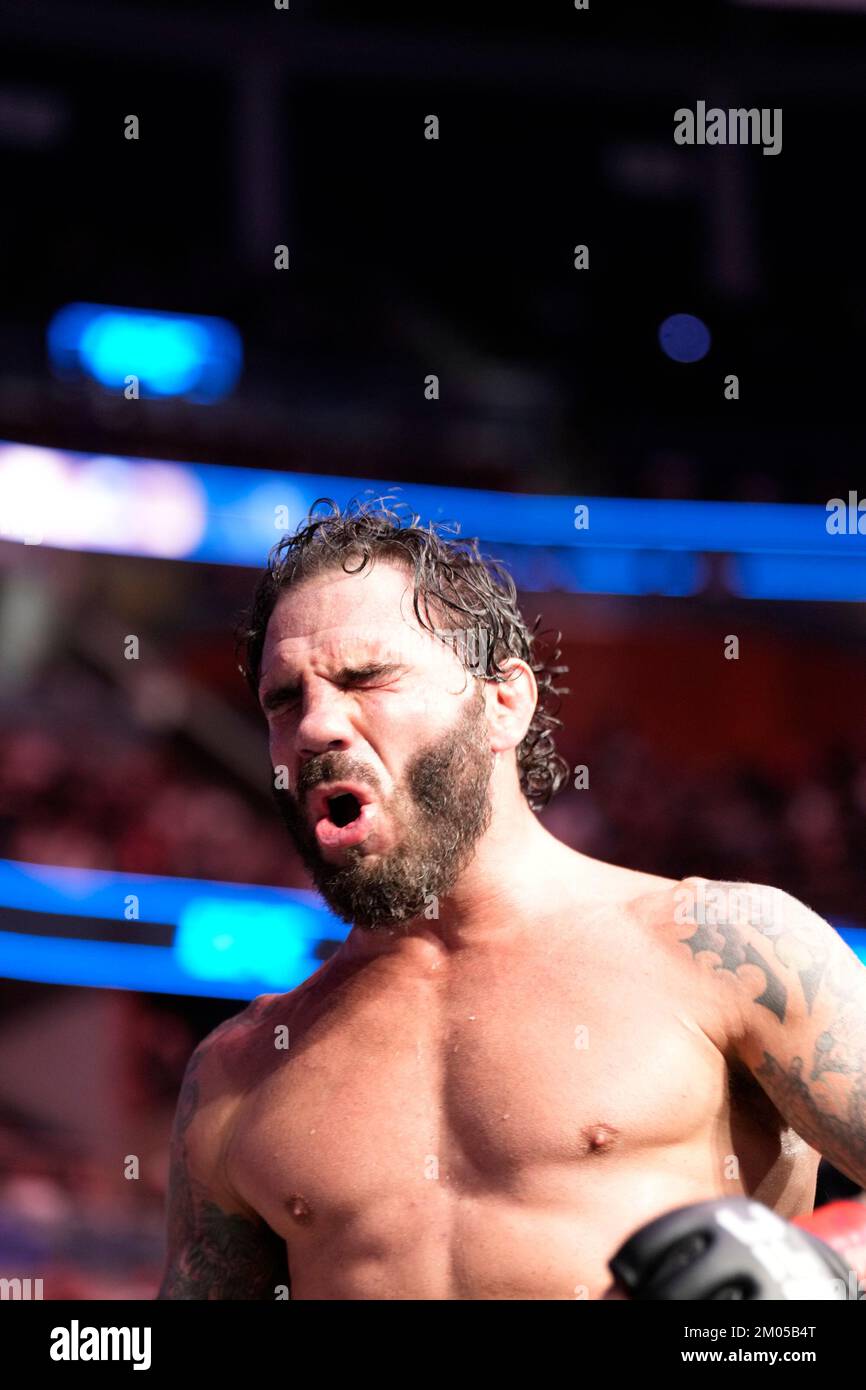 ORLANDO, FL - December 3: Clay Guida parades and flexes following the bout, Clay Guida at Amway Center for UFC Orlando - Thompson vs Holland : Evevnt on December 3, 2022 in ORLANDO, FL, United States. (Photo by Louis Grasse/PxImages) Stock Photo