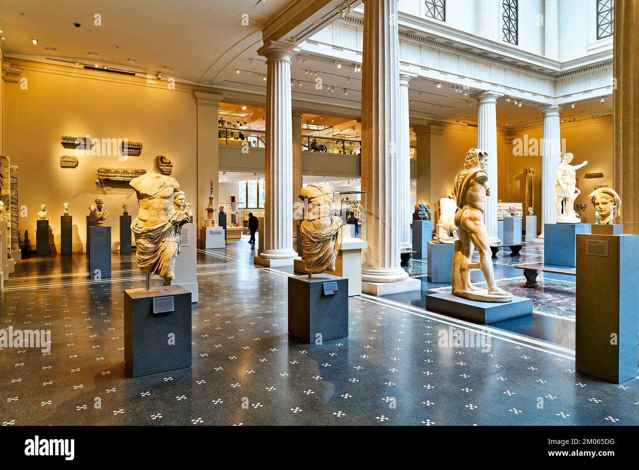 New York. Manhattan. United States. The Metropolitan Museum of Art. Leon Levy and Shelby White Court. Greek and Roman Galleries Stock Photo