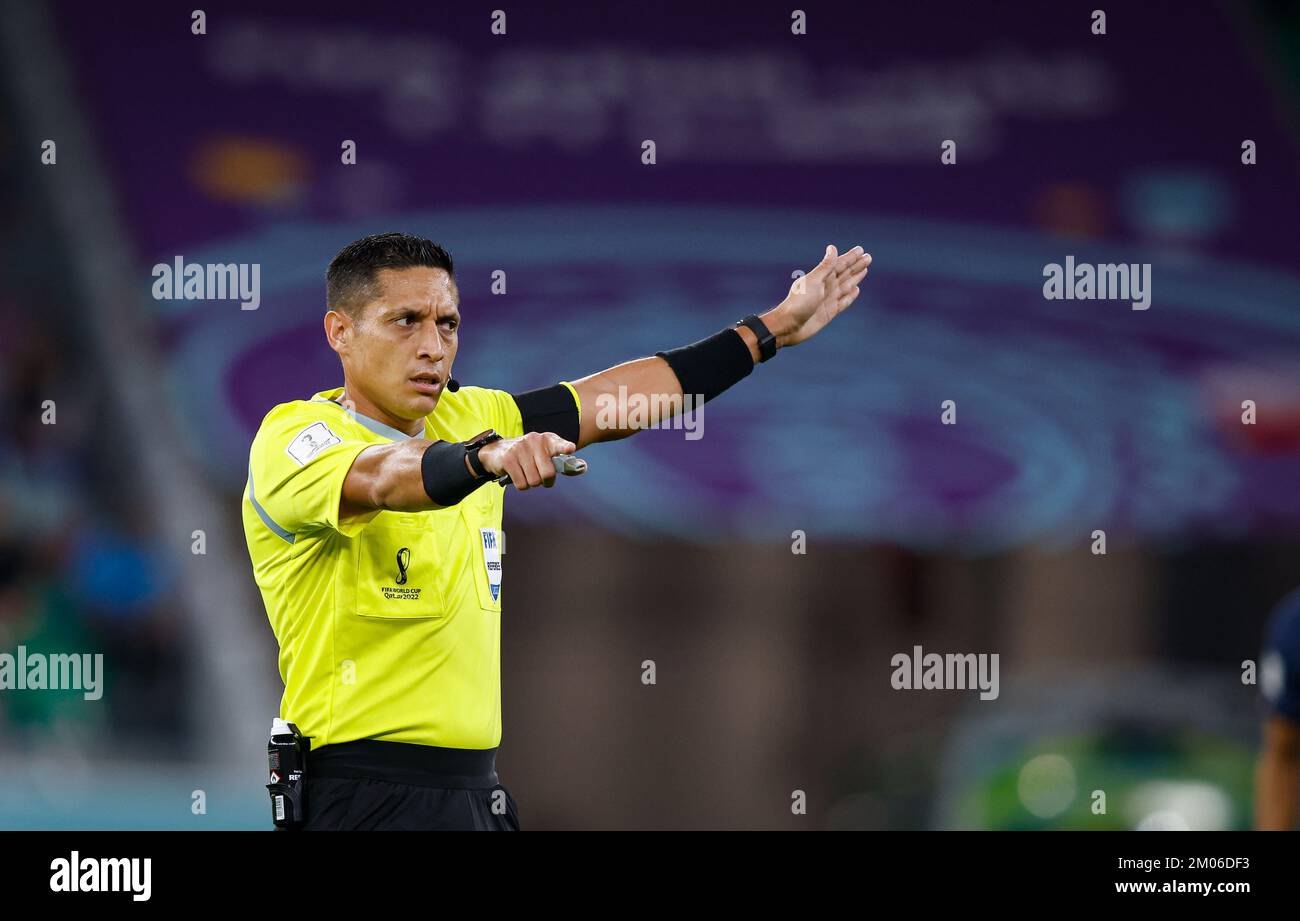 doha-qatar-04th-dec-2022-referee-jes-s-valenzuela-venezuela