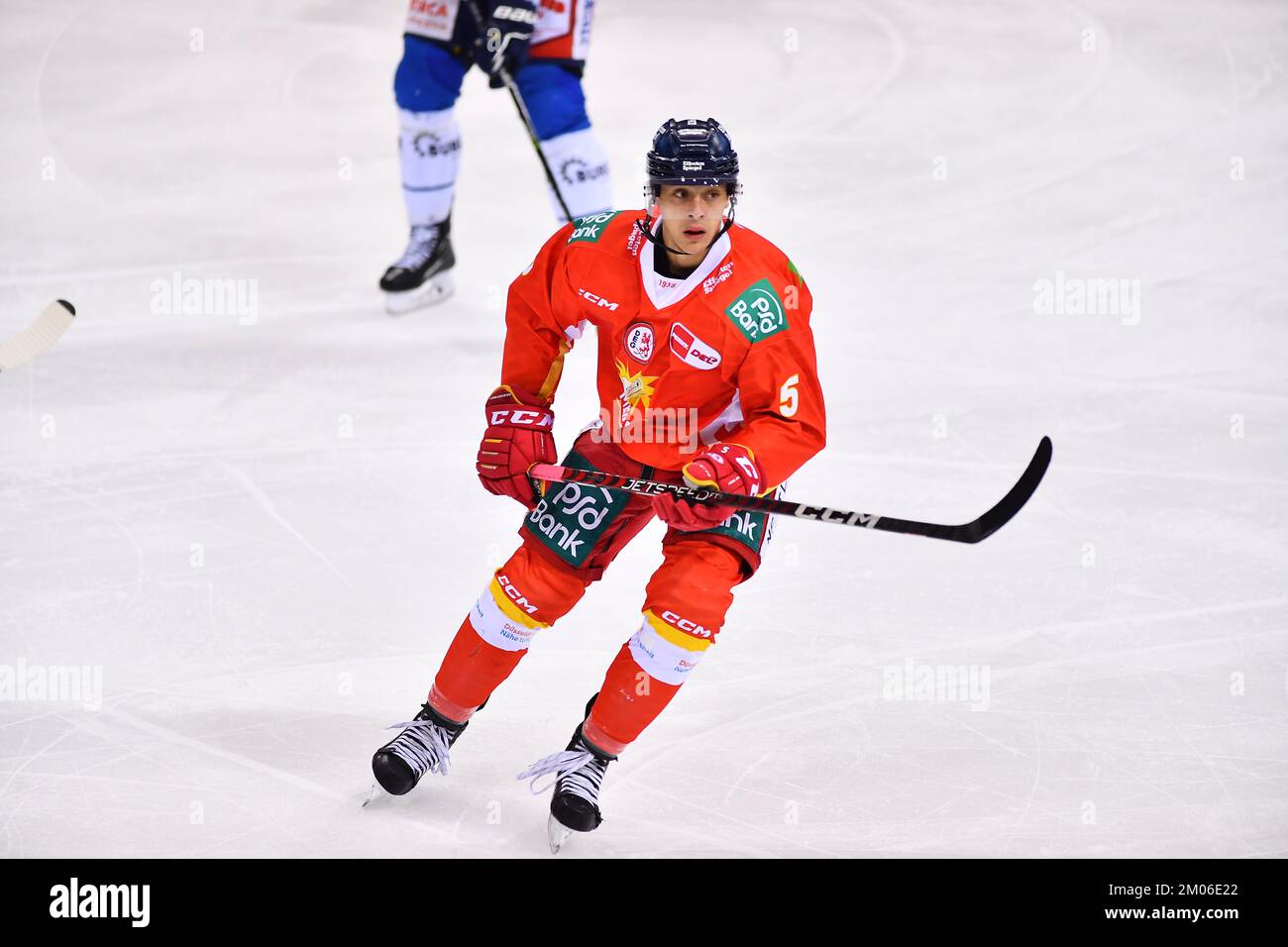DUSSELDORF, GERMANY DECEMBER 4, 2022 Hockey match DEL Duesseldorfer
