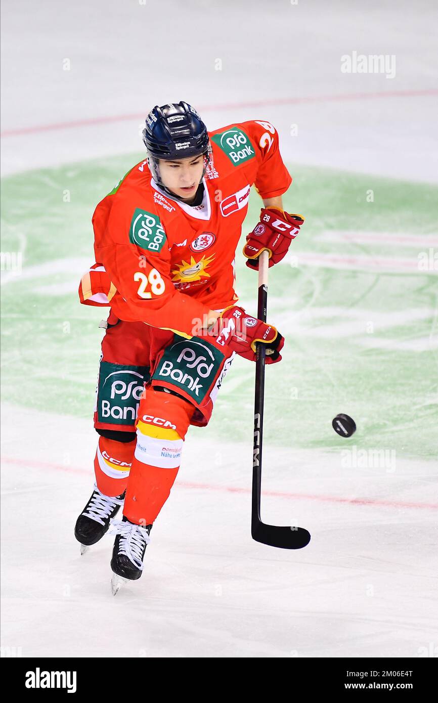 DUSSELDORF, GERMANY DECEMBER 4, 2022 Hockey match DEL Duesseldorfer