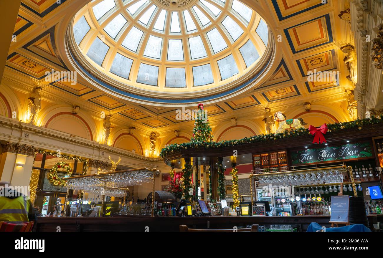The Counting House Pub and Restaurant, Square, Glasgow. Scotland's first Wetherspoon