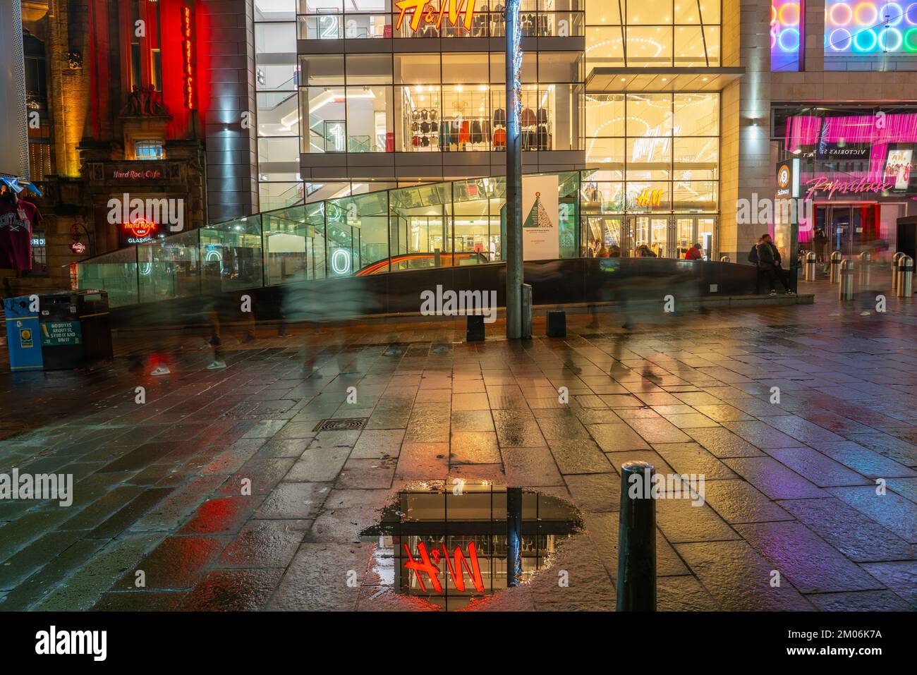 H & M Store, Buchanon Street, Glasgow, Scotland. Image taken in December 2022. Stock Photo