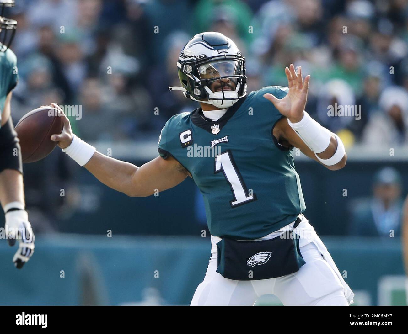 Philadelphia, United States. 04th Dec, 2022. Philadelphia Eagles Jalen  Hurts throws a pass in the first quarter against the Tennessee Titans in  week 13 of the NFL season at Lincoln Financial Field