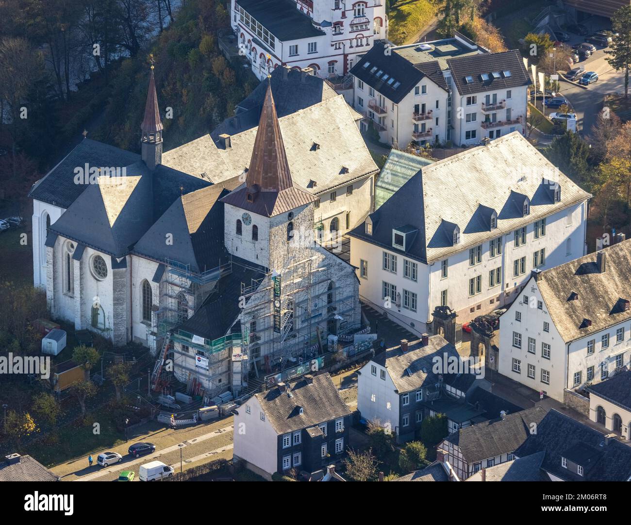 Luftbild, Renovierung der Propsteikirche St. Laurentius in Arnsberg, Sauerland, Nordrhein-Westfalen, Deutschland Stock Photo
