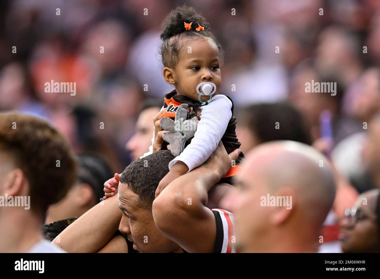 Houston, Texas, USA. 4th Dec, 2022. A young Cleveland Browns fans looks on during the first quarter against the Houston Texans at NRG Stadium. Mandatory Credit: Maria Lysaker-ZUMA Press (Credit Image: © Maria Lysaker/ZUMA Press Wire) Credit: ZUMA Press, Inc./Alamy Live News Stock Photo