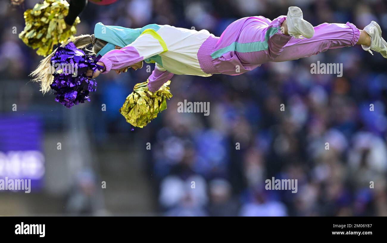 Denver Broncos cheerleaders perform in the first half of an NFL football  game Thursday, Oct. 6, 2022, in Denver. (AP Photo/David Zalubowski Stock  Photo - Alamy