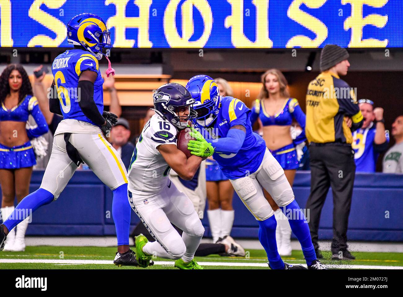 December 4, 2022 Inglewood, CA.Seattle Seahawks wide receiver Tyler Lockett  #16 in action in the fourth quarter during the NFL football game against  the Seattle Seahawks..Mandatory Photo Credit: Louis Lopez/Cal Sport  Media/Sipa