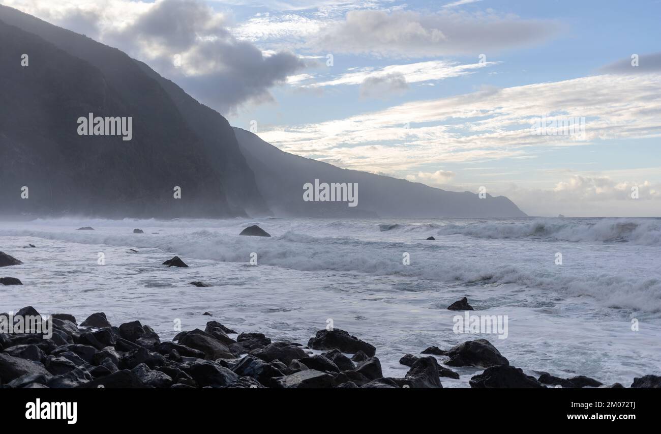 Stormy sea foam hi-res stock photography and images - Alamy