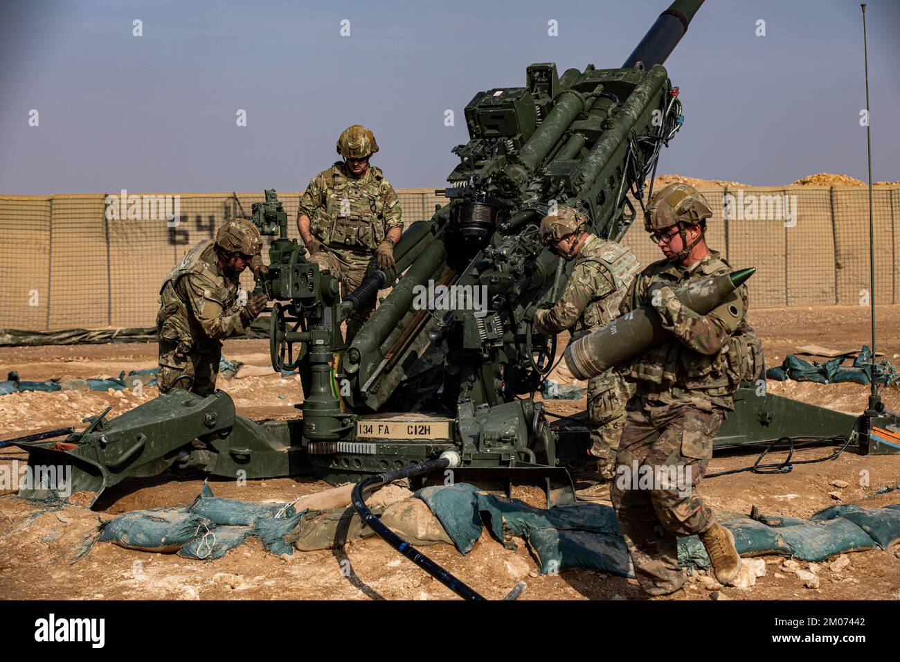 U.S. Army Soldiers, assigned to Charlie Battery, 1st Battalion, 134th ...