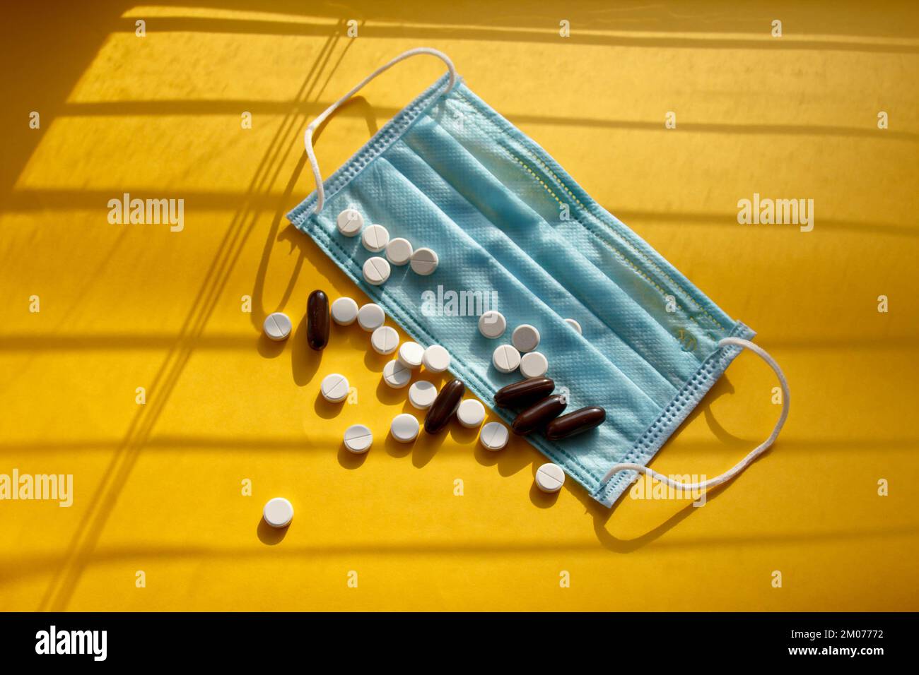 Respiratory equipment warning sign hi-res stock photography and images ...