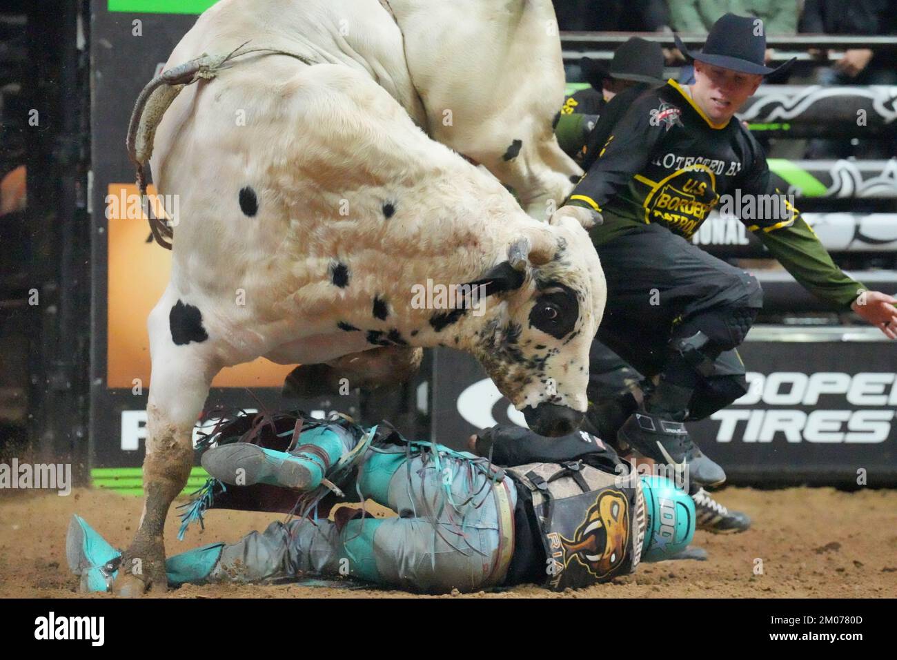 St. Louis, United States. 04th Dec, 2022. Professional rider Braidy Randolph tries to escape after being thrown off his bull, Preachers Kid, during the Championship round of the 'Unleash The Beast' World Finals, at the Enterprise Center in St. Louis on Sunday, December 4, 2022. Randolph was not injured. Photo by Bill Greenblatt/UPI Credit: UPI/Alamy Live News Stock Photo