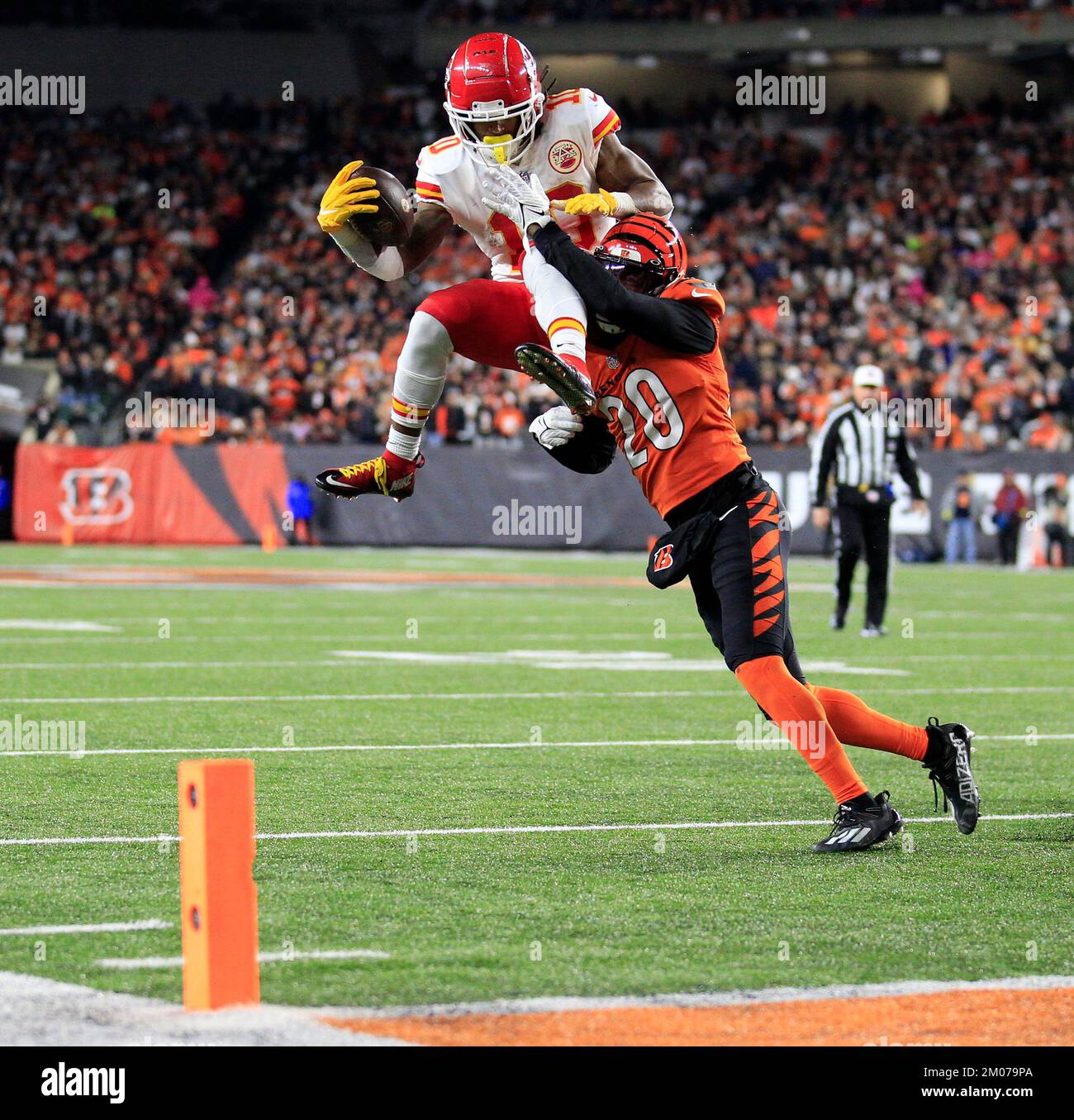 1,705 Kc Chiefs Clothing Stock Photos, High-Res Pictures, and