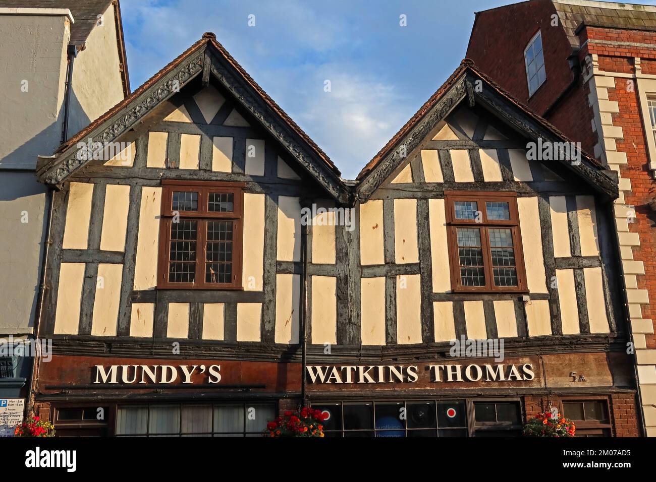 Mundys, Watkins Thomas, timberframe shops Stock Photo