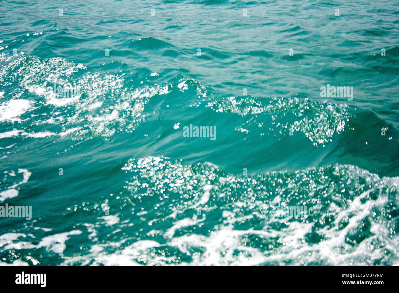 Turquoise water splash hi-res stock photography and images - Alamy