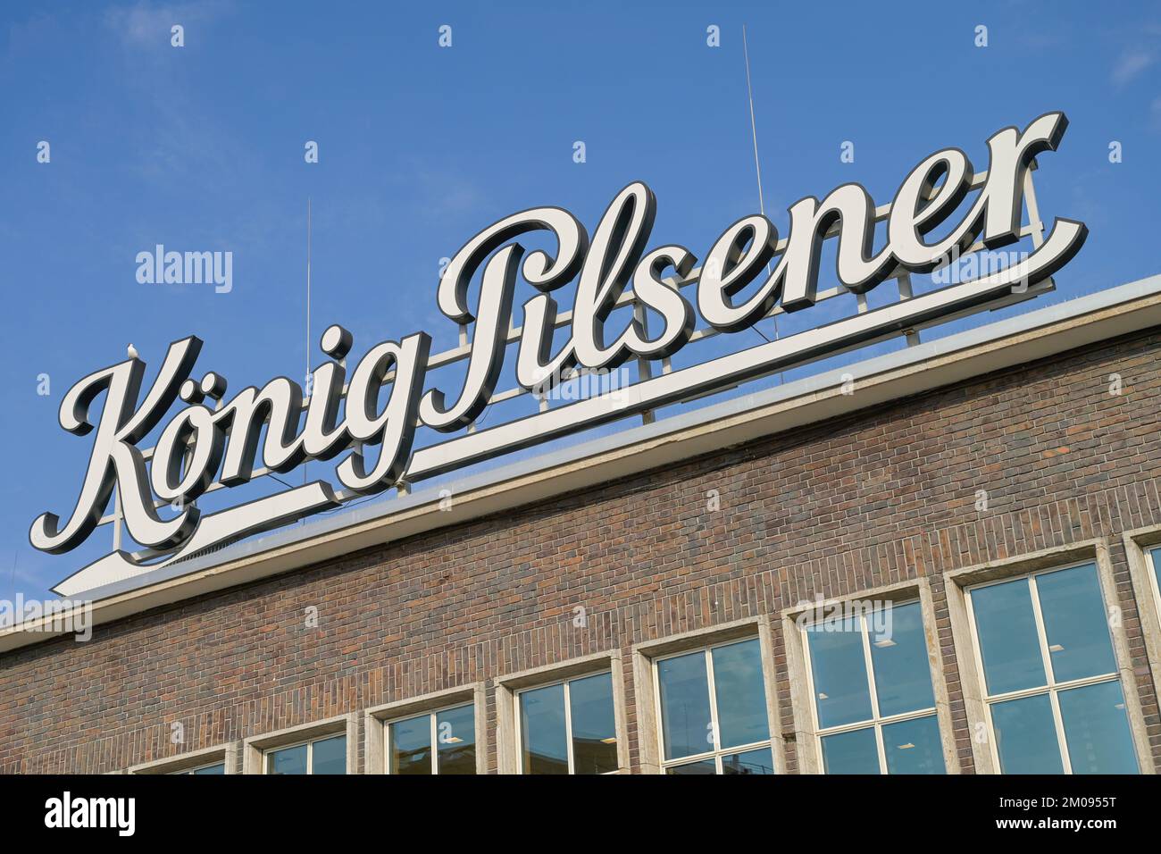 Werbung, König Pilsener, Hauptbahnhof, Duisburg, Nordrhein-Westfalen ...
