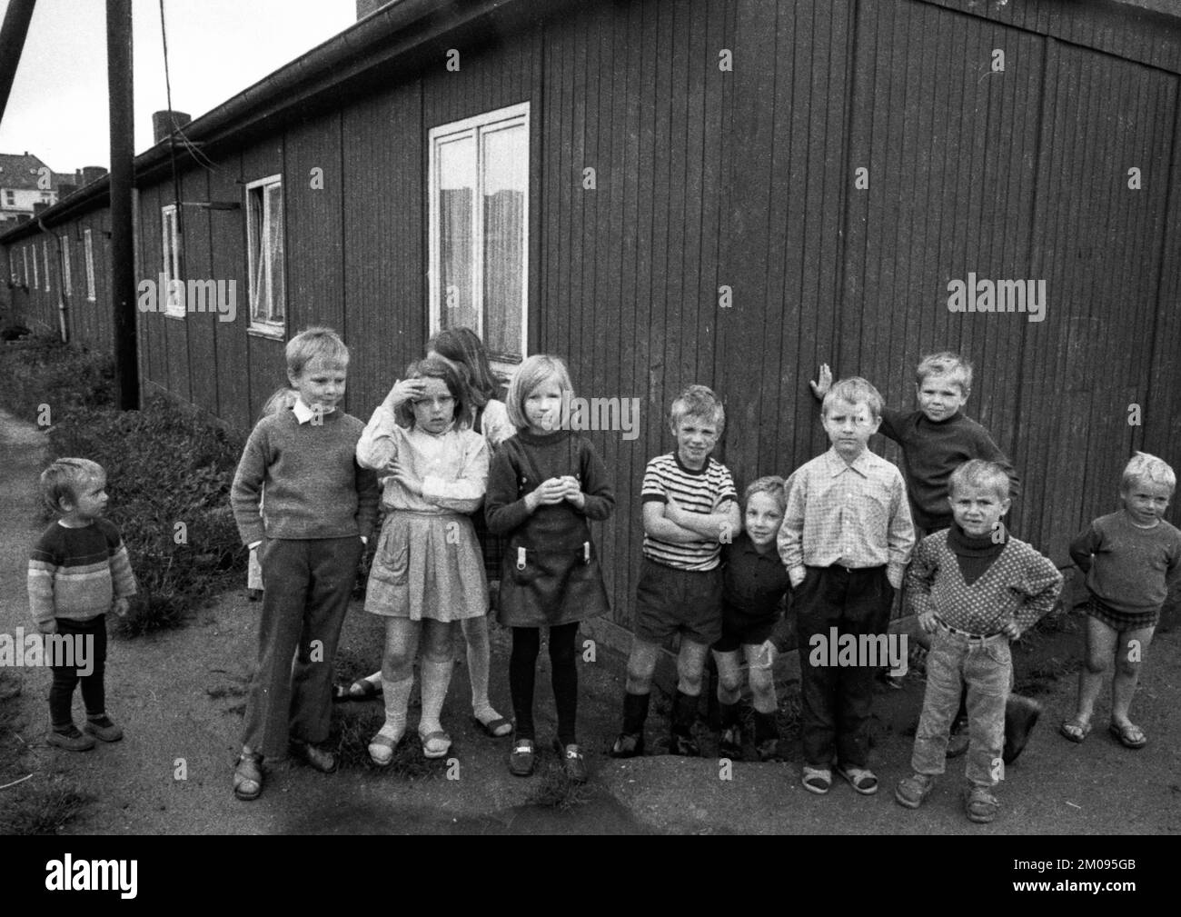 Children, large families and single parents in a homeless shelter on 28.6.1971 in Hilden, Germany, Europe Stock Photo