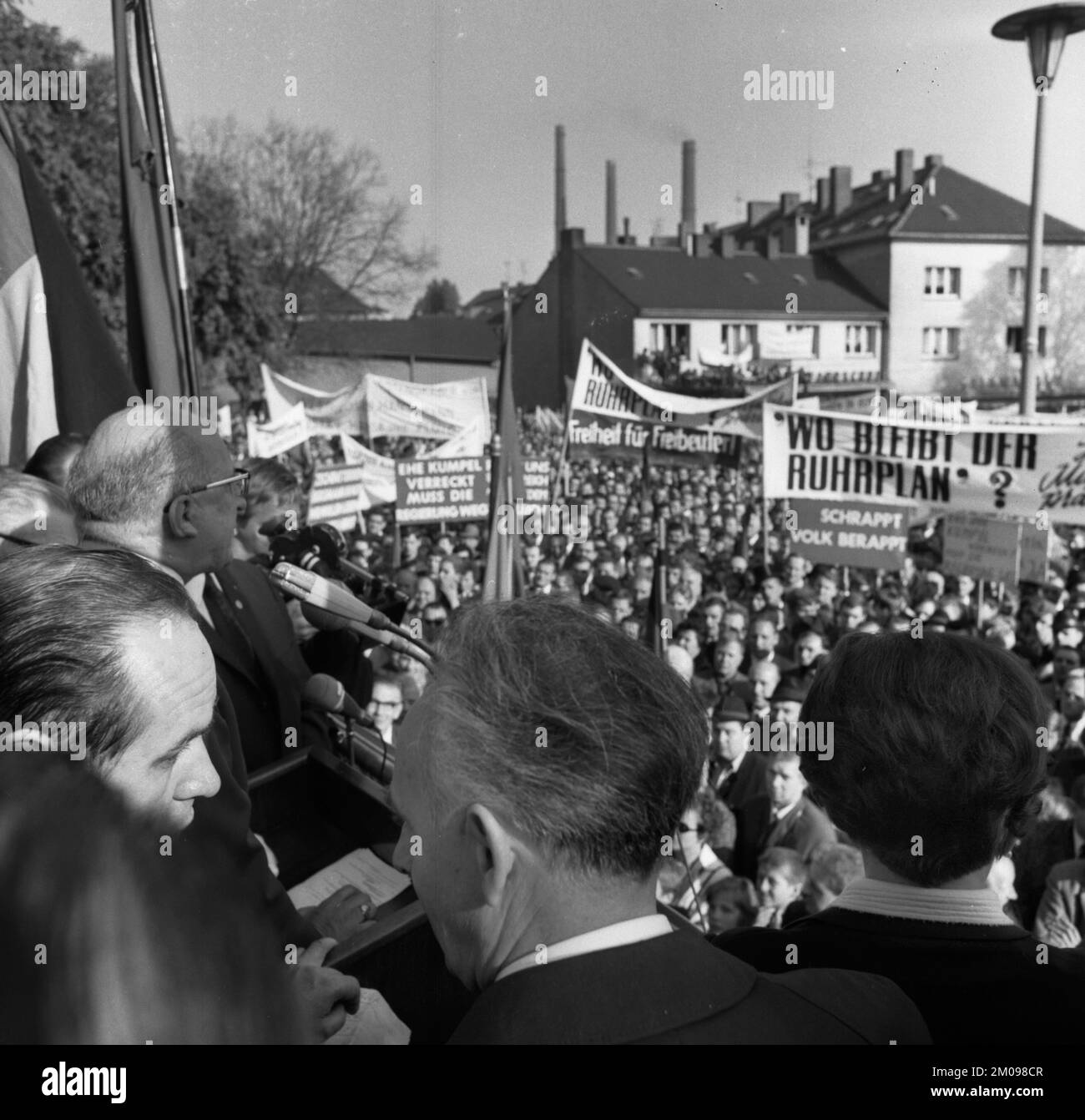 A wave of outrage swept the Ruhr area when the Hansa mine was closed, here during demonstrations in Dortmund-Huckarde, Germany, on 21 October 1967, Eu Stock Photo