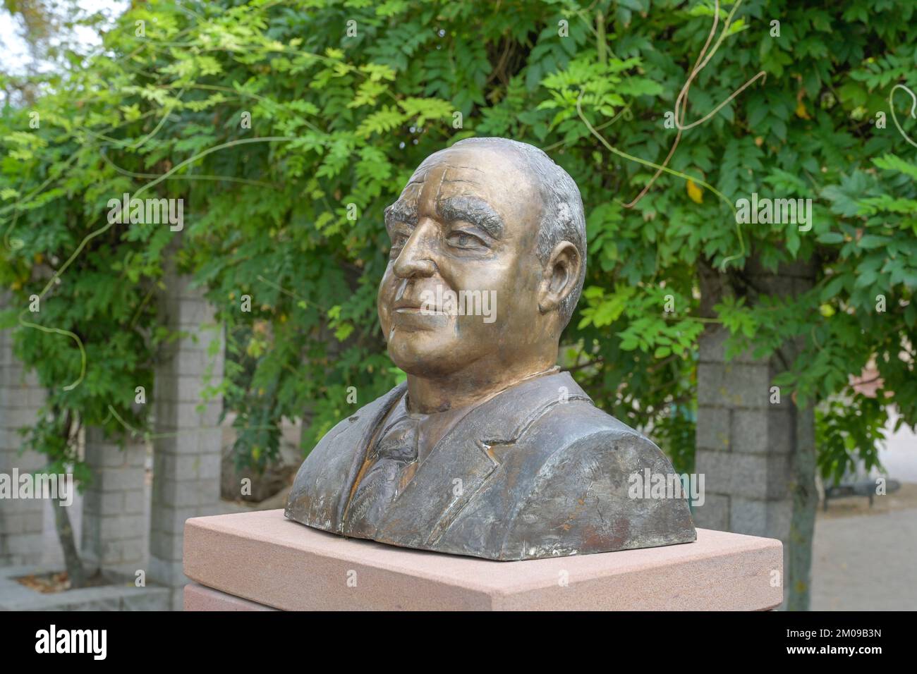 Büste Helmut Kohl, Bildhauer Wolf Spitzer, Domgarten, Speyer, Rheinland-Pfalz, Deutschland Stock Photo