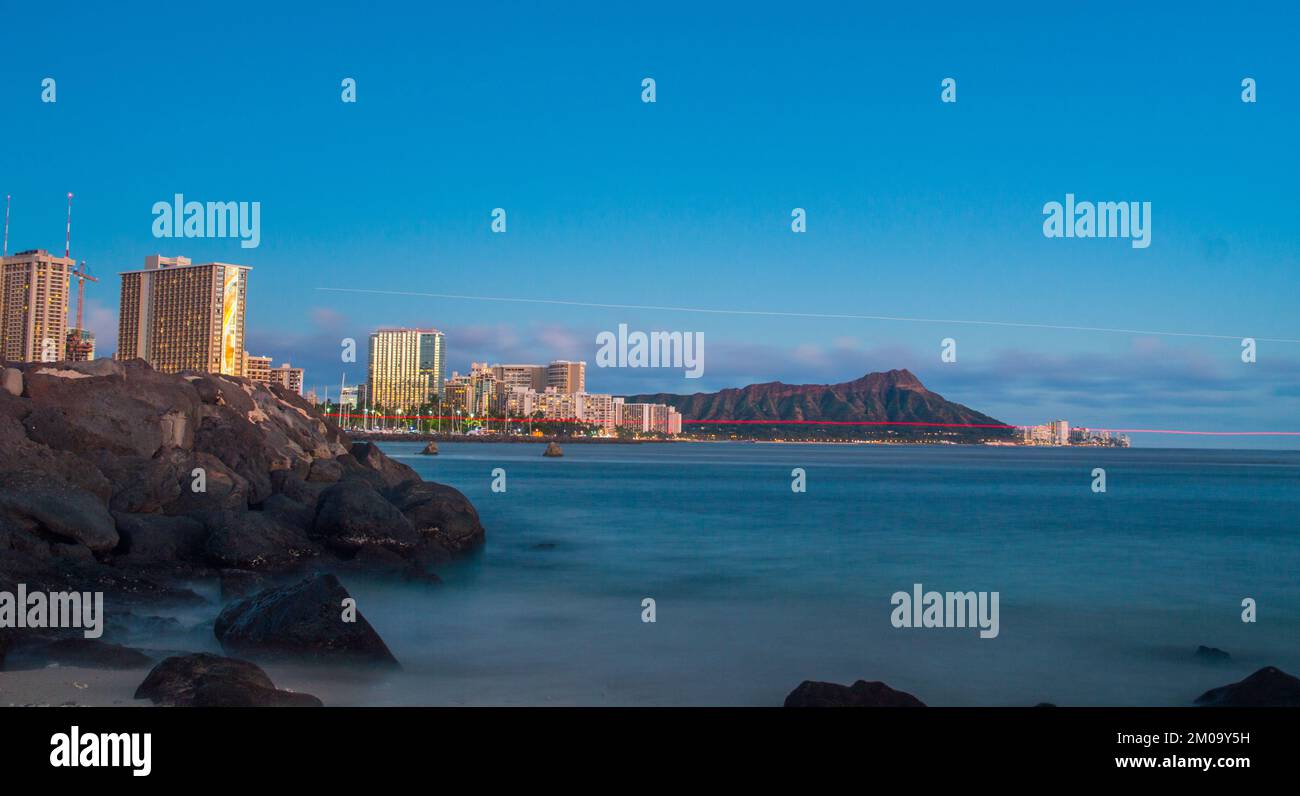 Downtown honolulu skyline hi-res stock photography and images - Alamy